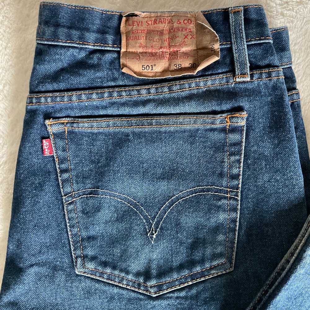 LEVI’S Original 501 Straight Leg Button- Fly. Blue Men Levi Jeans W- 32 L: 30